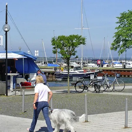 Ботель Houseboat Hollandischer Schlepper Ribnitz-damgarten - Dos061003-u