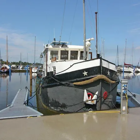 Ботель Houseboat Hollandischer Schlepper Ribnitz-damgarten - Dos061003-u